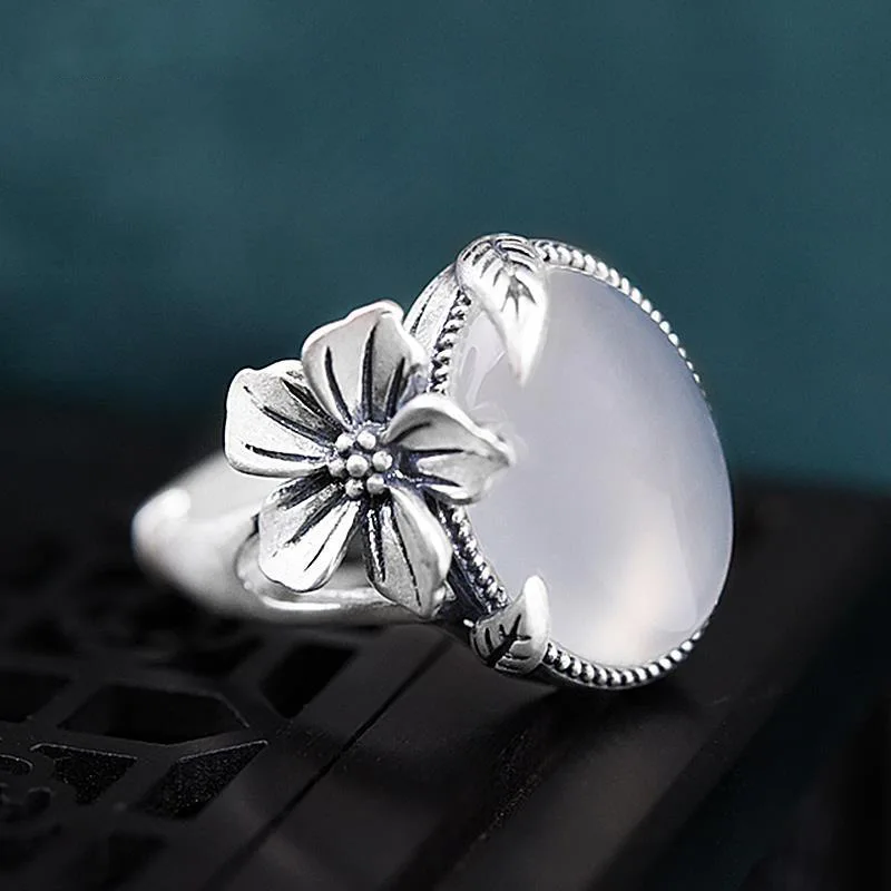 Vintage-Silberring mit strahlendem Mondstein