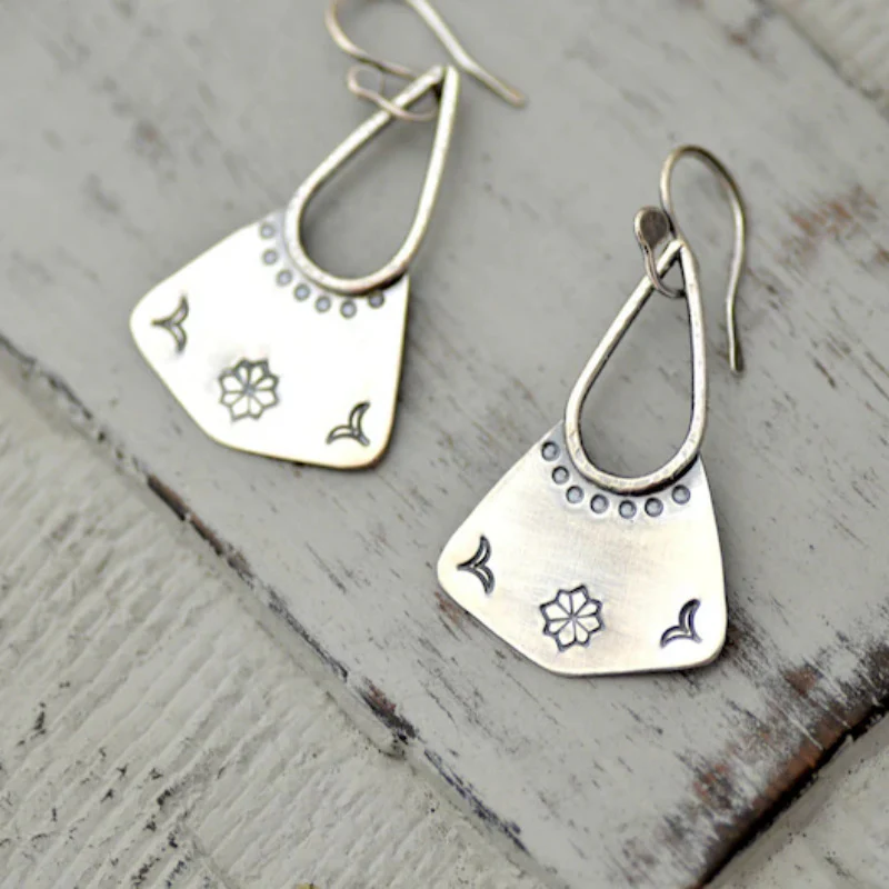 Elegante Vintage Silberohrringe von Baumelte