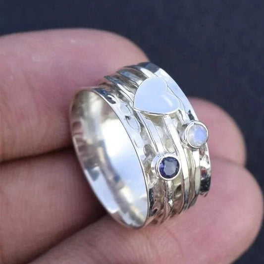 Herz Spinner Ring: Ein Hauch von Eleganz und Liebe
