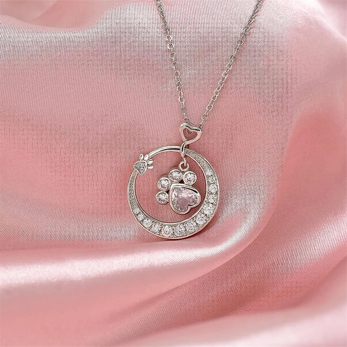 MALIA – Elegante Pfoten-Halskette aus 925er Sterlingsilber mit funkelnden Zirkonia für stilvolle Akzente