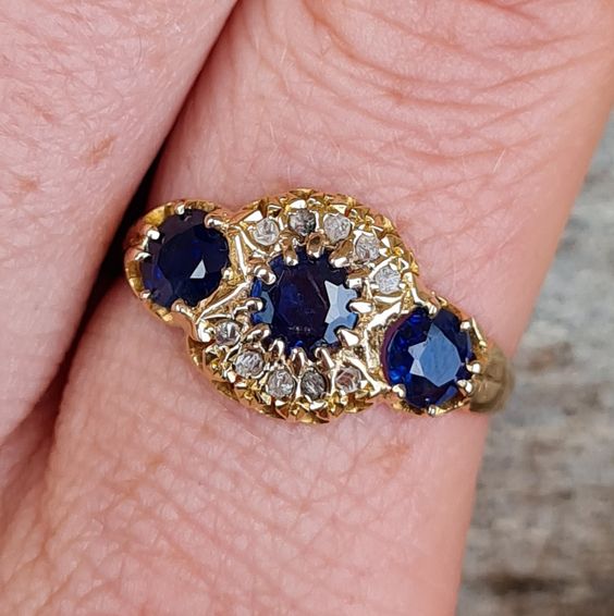 Zeitloser Vintage Blauer Starlight Zirkonia Ring