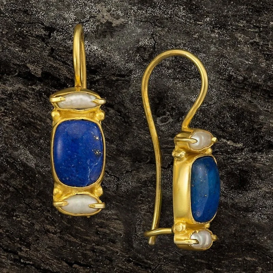 Elegante Vintage-Ohrhänger in strahlendem Blau und edlem Gold