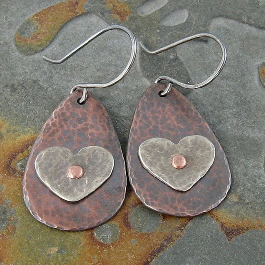 Exquisite Vintage Bronze Herz Ohrringe in Silber-Finish