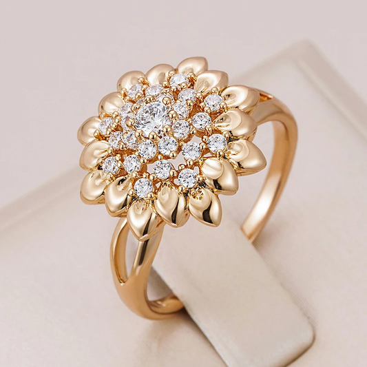 Strahlender Floral Eleganz Ring