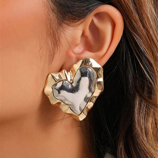 Elegante Herzohrringe aus edlem Gold und Silber